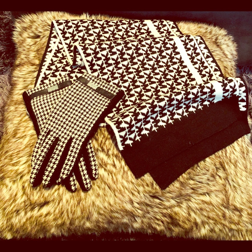 MK Scarf w/RL Gloves